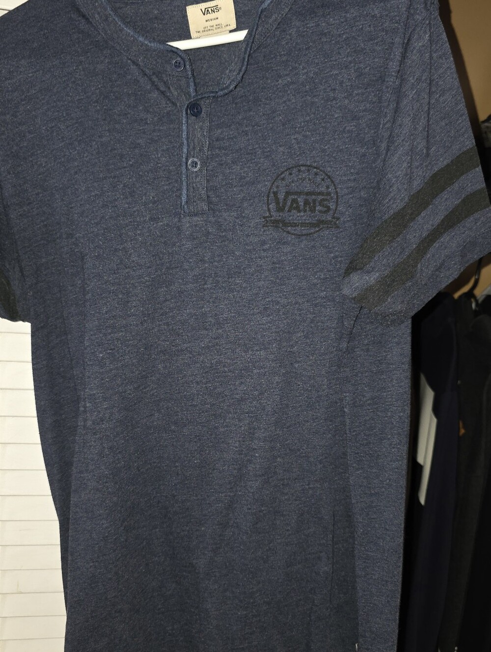 Vans Men’s Blue Henley T-Shirt Short Sleeve Logo Stripe Size Medium